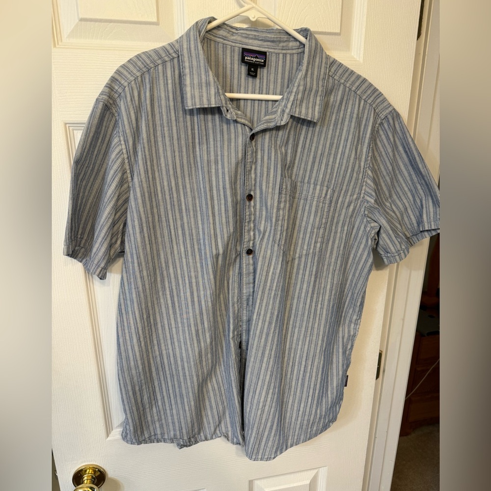 Patagonia casual short sleeve shirt. Size XL